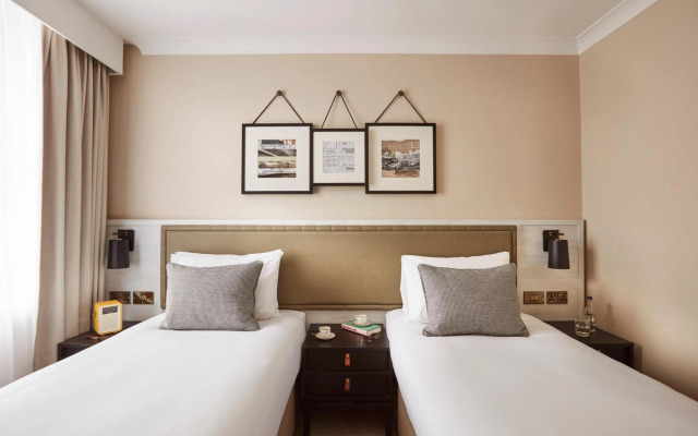 The Clermont London, Victoria