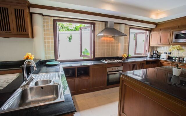 Sirinthara Villa 4 bed pool Nai Harn
