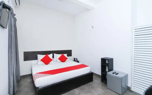 OYO 365 Kingsgate Transit Hotel
