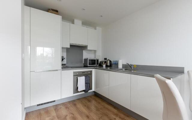 Skyvillion Tower Points - Tower Point Lovely apartment in Enfield London