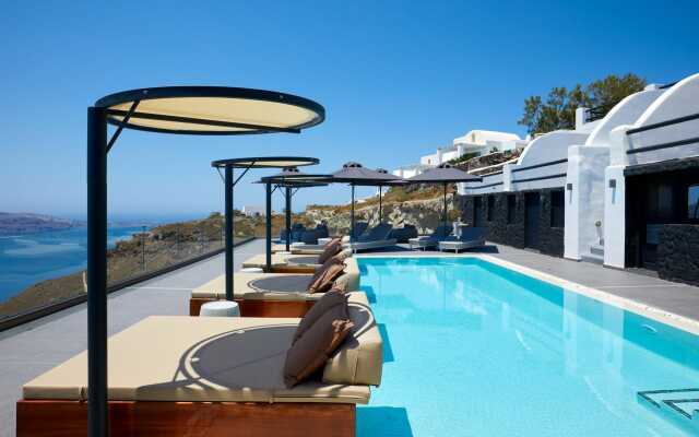 Oia Suites