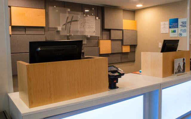 Holiday Inn Express Hotel & Suites Manassas