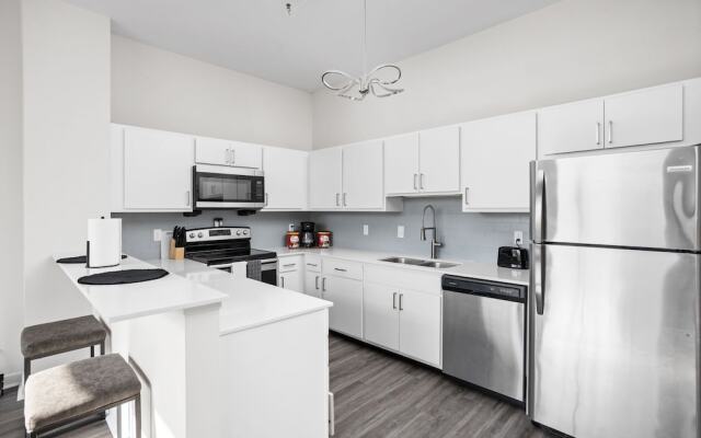 5BR Cozysuites The Block with Pool Table