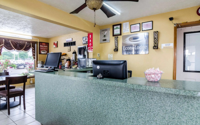 Econo Lodge Winfield