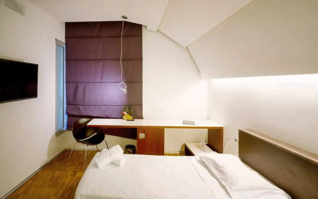Black Hotel