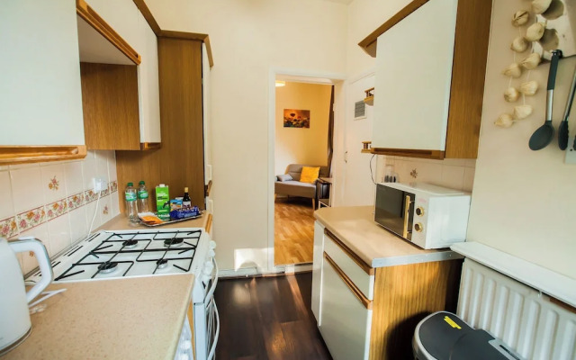 Comfy Kingston Central Garden House & Free Parking