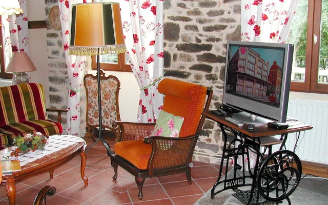 House With 2 Bedrooms in Saint-pierre-la-vieille, With Enclosed Garden