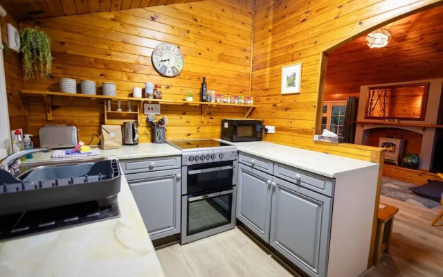 Cozy Log Cabin 346 - Rural Mid Wales