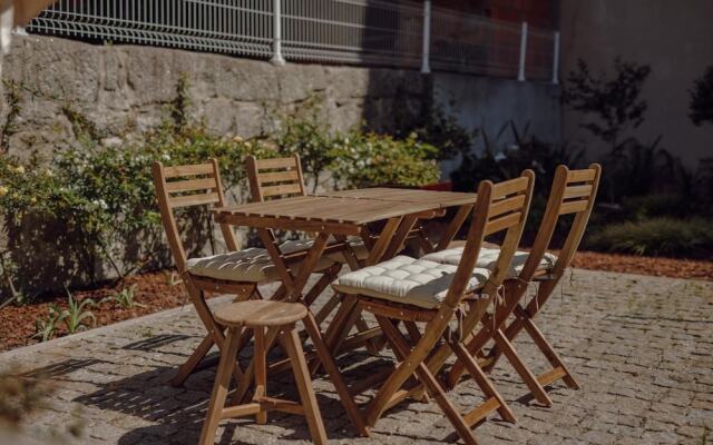 Porto Modern Downtown Apartment B With Garden