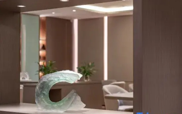 World Hotel (Qingdao Stone Old Beach International Convention and Exhibition Center)