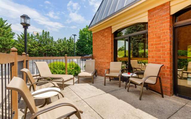 Best Western Staunton Inn