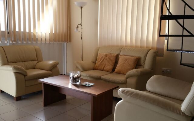 Marisa Hotel Apartments