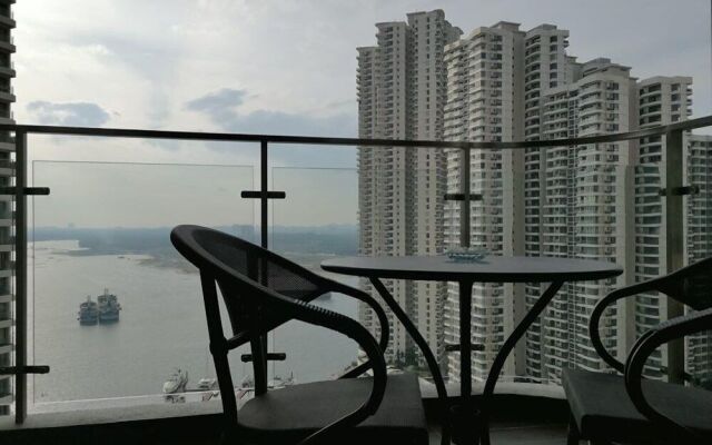 Favoured Seaview Suite