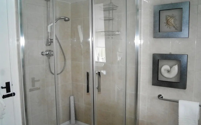 White Linen Whitby, Room Only