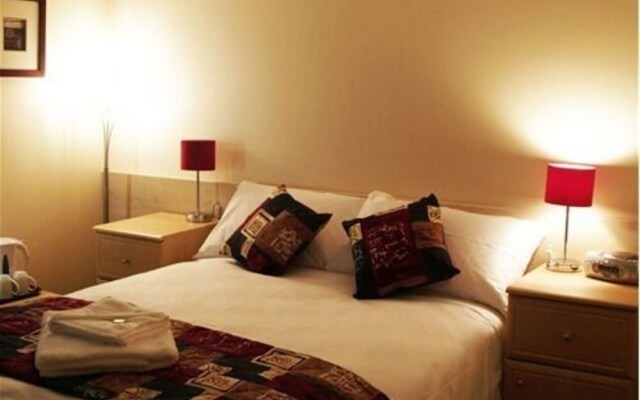 Hawk House - B&B