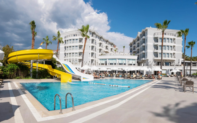 Royal Atlantis Beach