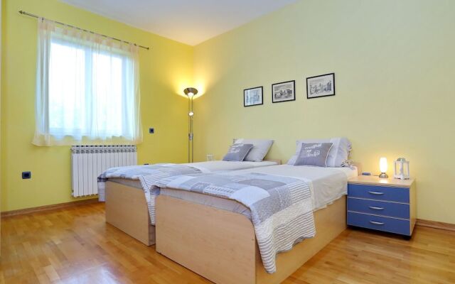 Luxurious Villa in Zadar With Swimming Pool