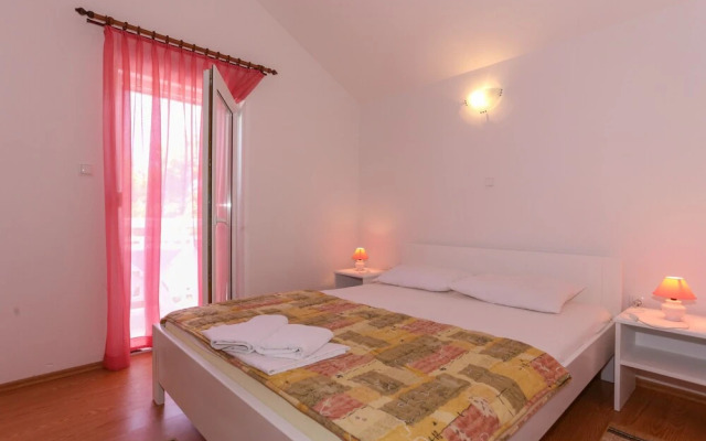 Apartment 5, First Floor