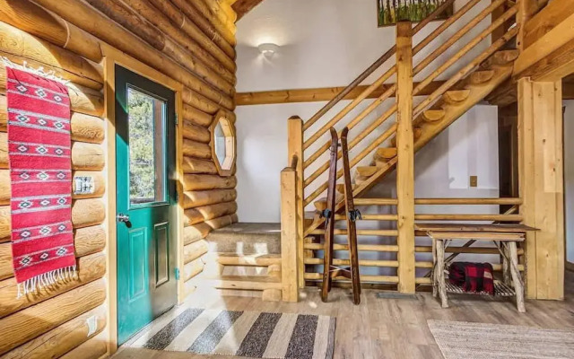 Private Luxurious Cabin w spa Near Breckenridge