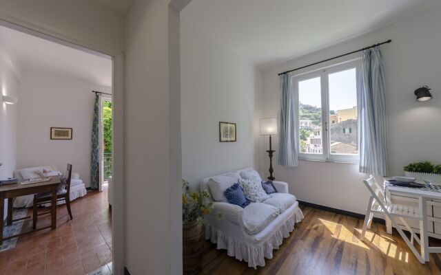JOIVY Pretty House in Vernazza Balcony Apartment