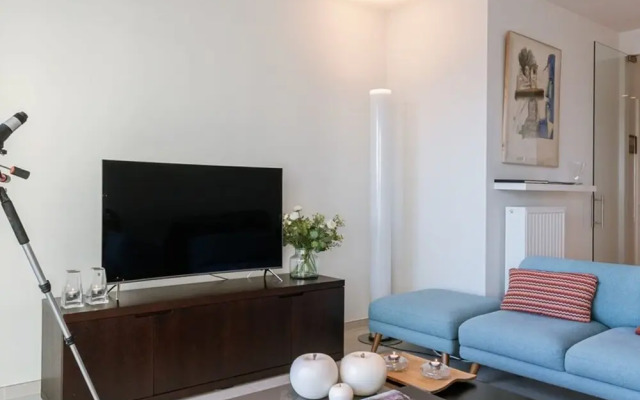 Brand new Apartment With Terrace in Sky Garden