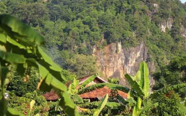 Muong Lo Hotel