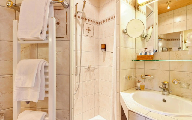 Schweizerhaus Swiss Quality Hotel