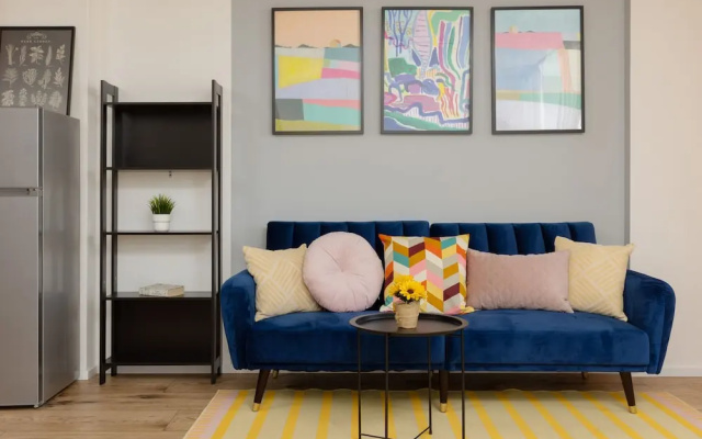 Trendy Warsaw Apartment by Renters