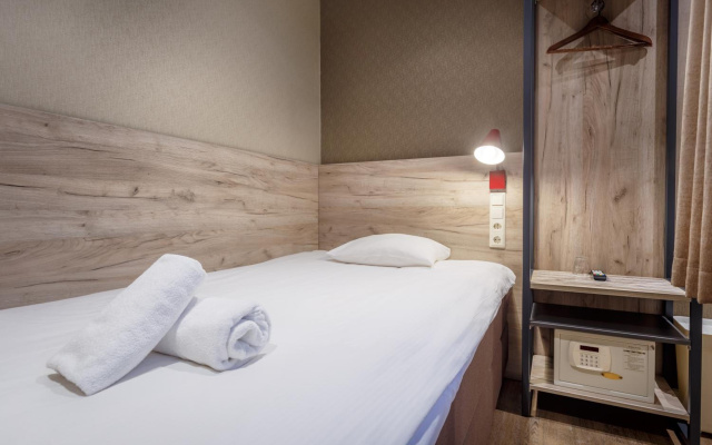 Amsterdam Downtown Hotel