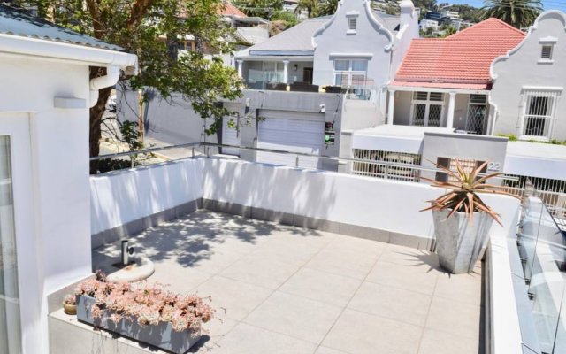 2 Bedroom Home In Fresnaye Cape Town