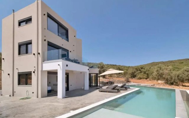 Villa Andria With 5 Bedrooms and 5 Bathrooms