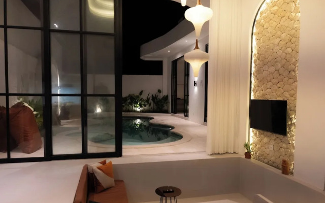 Tropical 2BR Private Villa, 6min Pererenan Beach