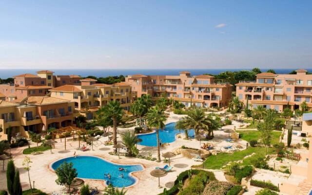 Comfortable 2 bedroom apartment in popular Limnaria Gardens