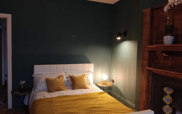 Remarkable 7-bed House in London