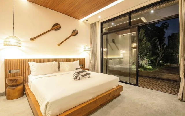 Refined 5BR Contemporary Villa 400m to the Beach