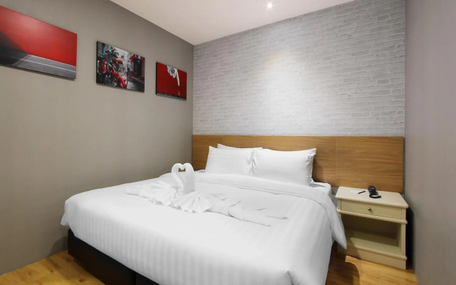 Kokotel Bangkok Surawong