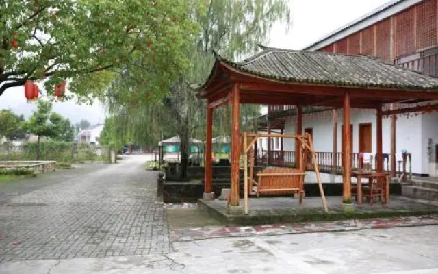 Longling Mountain Villa