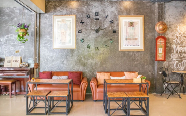 OYO 617 Tira Hostel chalong Phuket