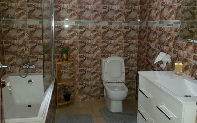 Candice Serviced Apartment