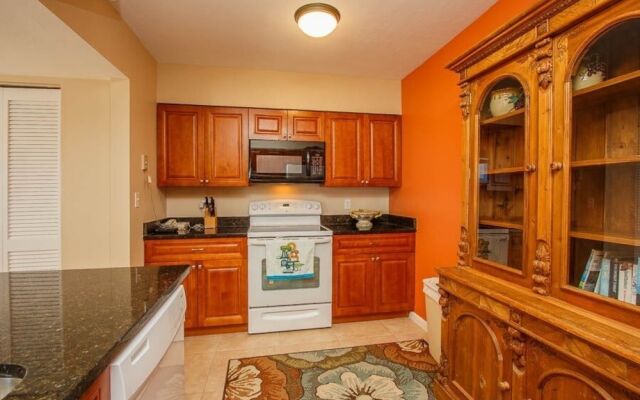 Som 701 - Somerset 3 Bedroom Condo by Redawning