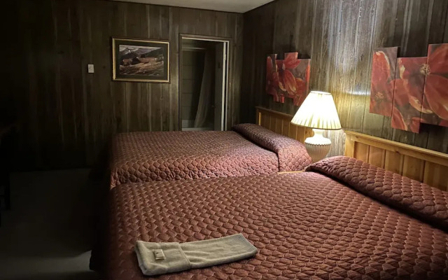 Rustic Inn Motel