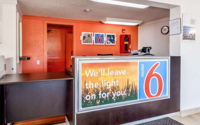 Motel 6 Mansfield, OH