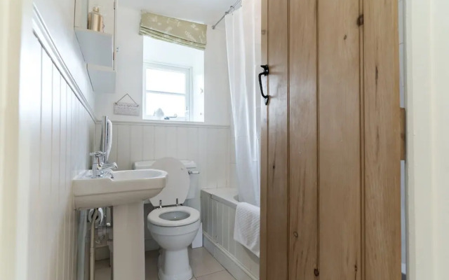Stunning 2 Bed Cottage in Fordwells