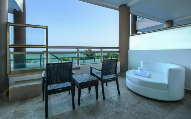 Generations Riviera Maya Family Resort Catamaran, Water Park, All & More Inclusive