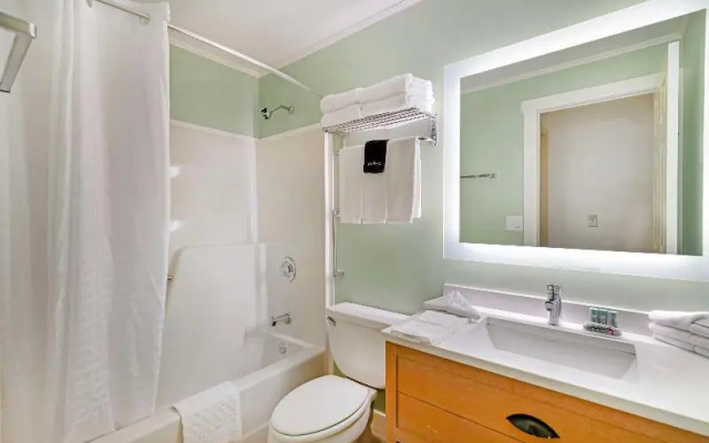 Best Western Plus Inn & Suites