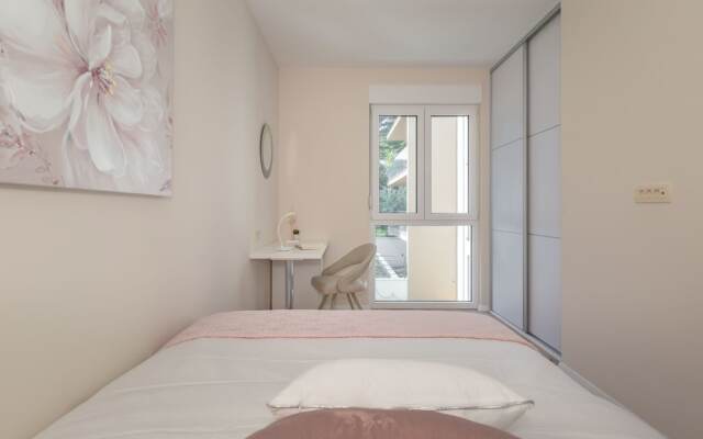 Luxury apartment Hill