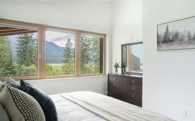 Camozzi Chalet by Revelstoke Vacations