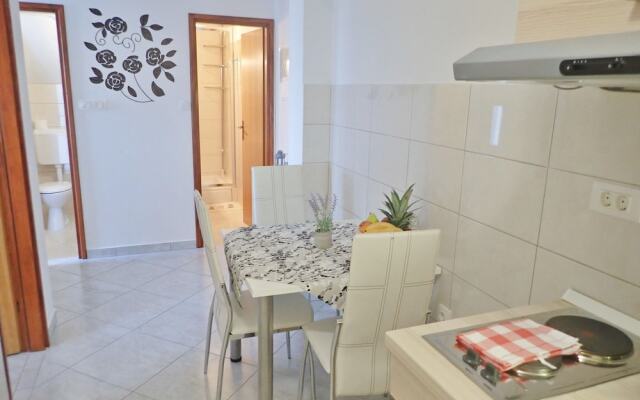 Apartments Lilly BY THE SEA