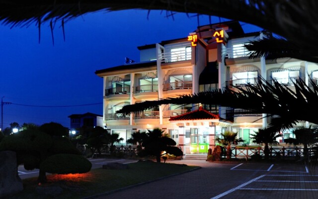Nobel Resort Pension