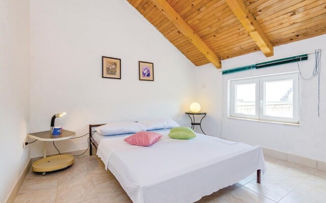 Nice Home in Sreser With Wifi and 2 Bedrooms